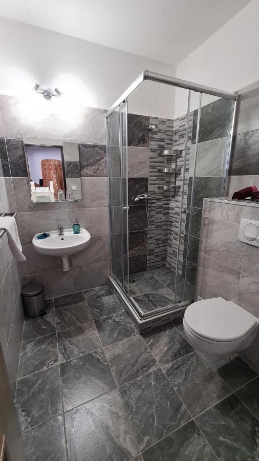 Hotel Pangea Telc Ngoại thất bức ảnh