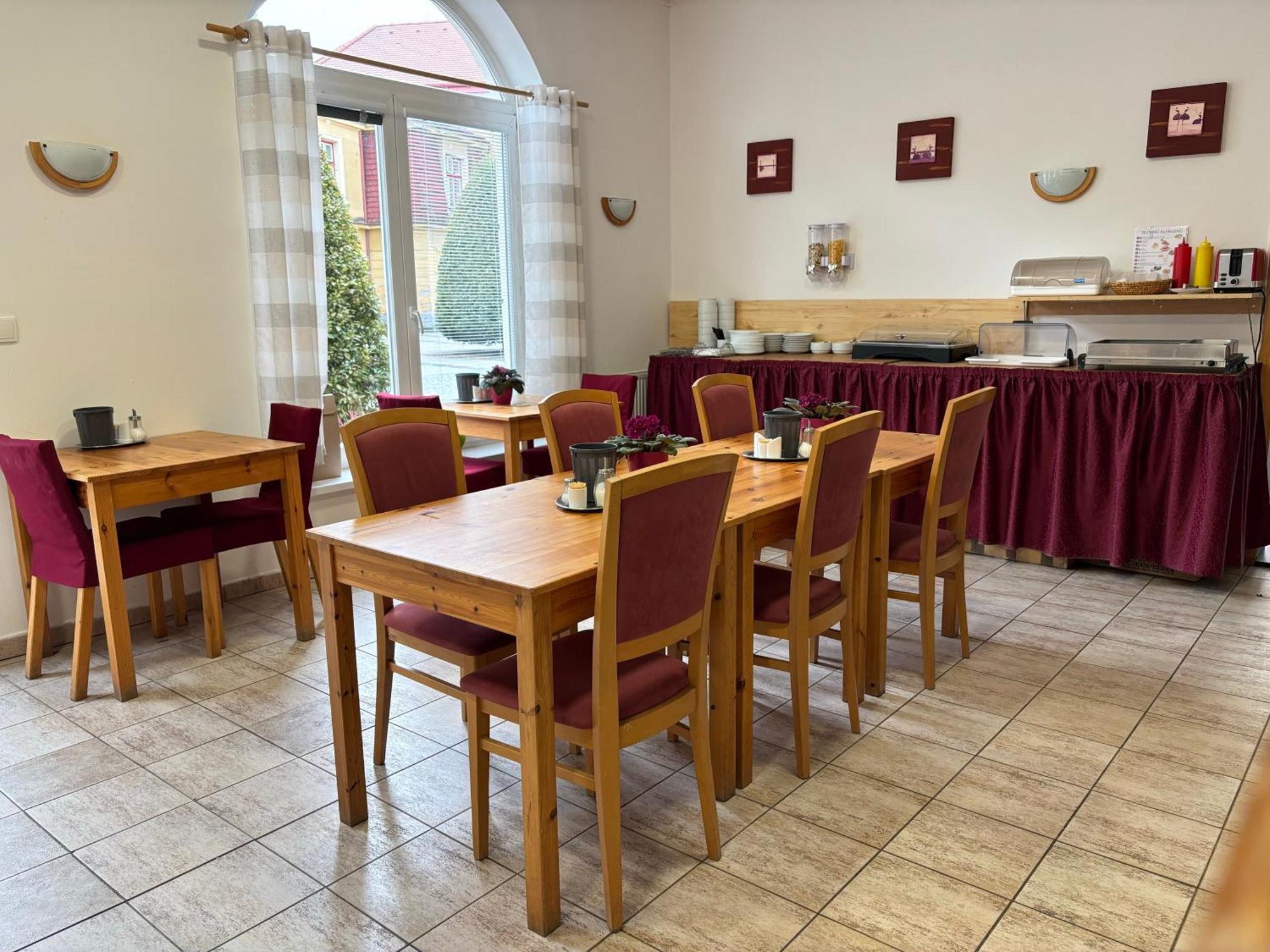 Hotel Pangea Telc Ngoại thất bức ảnh